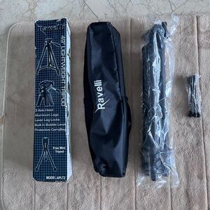 Ravelli APLT2 49" Lightweight Tripod